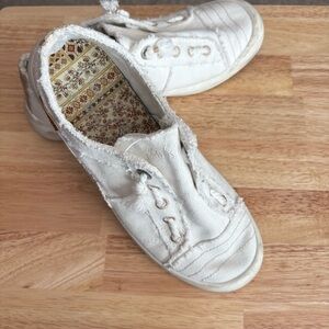 Women’s, 7, blowfish, slip on, sneakers, casual, school, teacher, vacation, 7